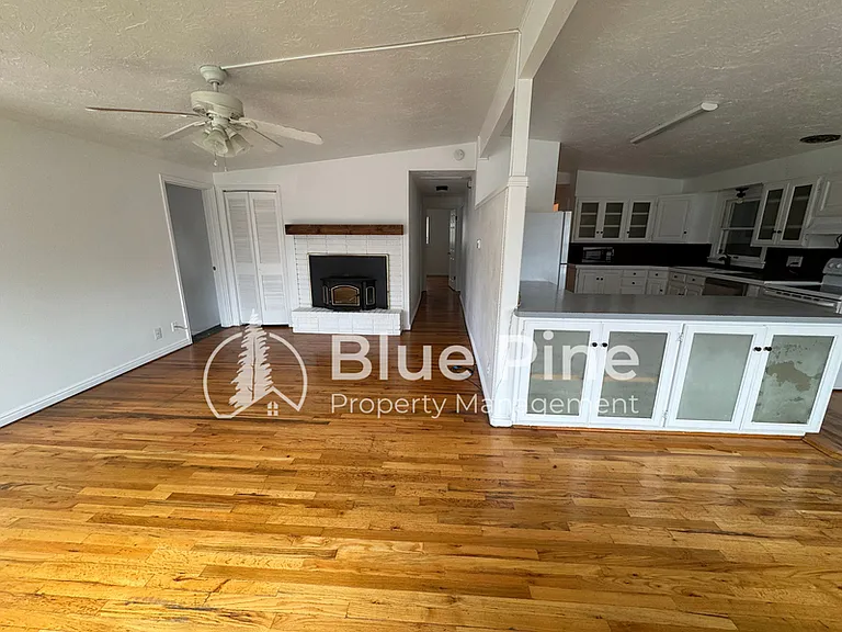 1861 Gallup St — Photo 3