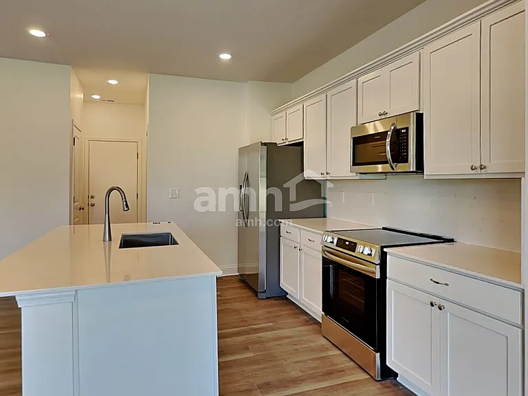 1373 Park Pl S — Photo 3