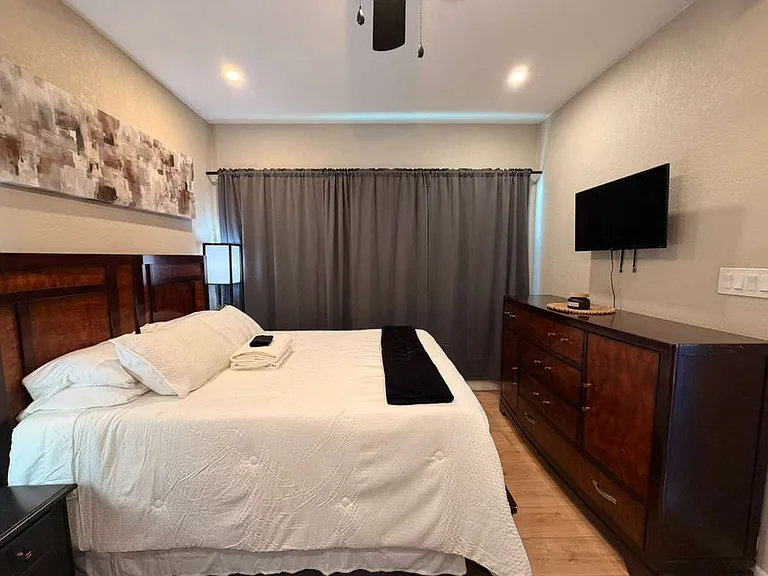 251 E Woodlawn Ave — Photo 3