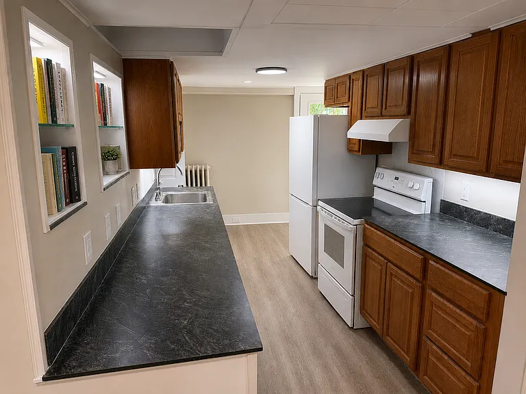 Righthand side of the Kitchen (from the Living Room)