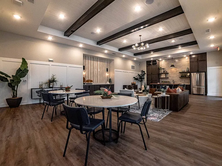 Century Vista Palms — Photo 17