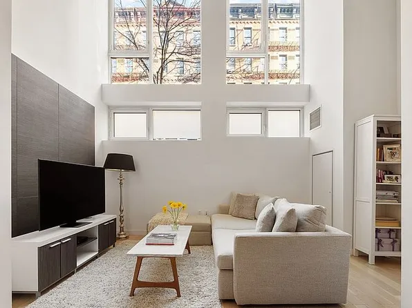 540 W 49th St APT 105N, New York, NY 10019