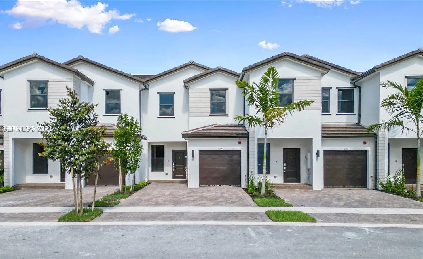 SW 159th Ct, Pembroke Pines — Photo 1