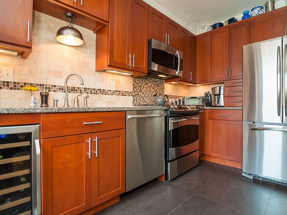 1st image of 200 W 108th St APT 9D