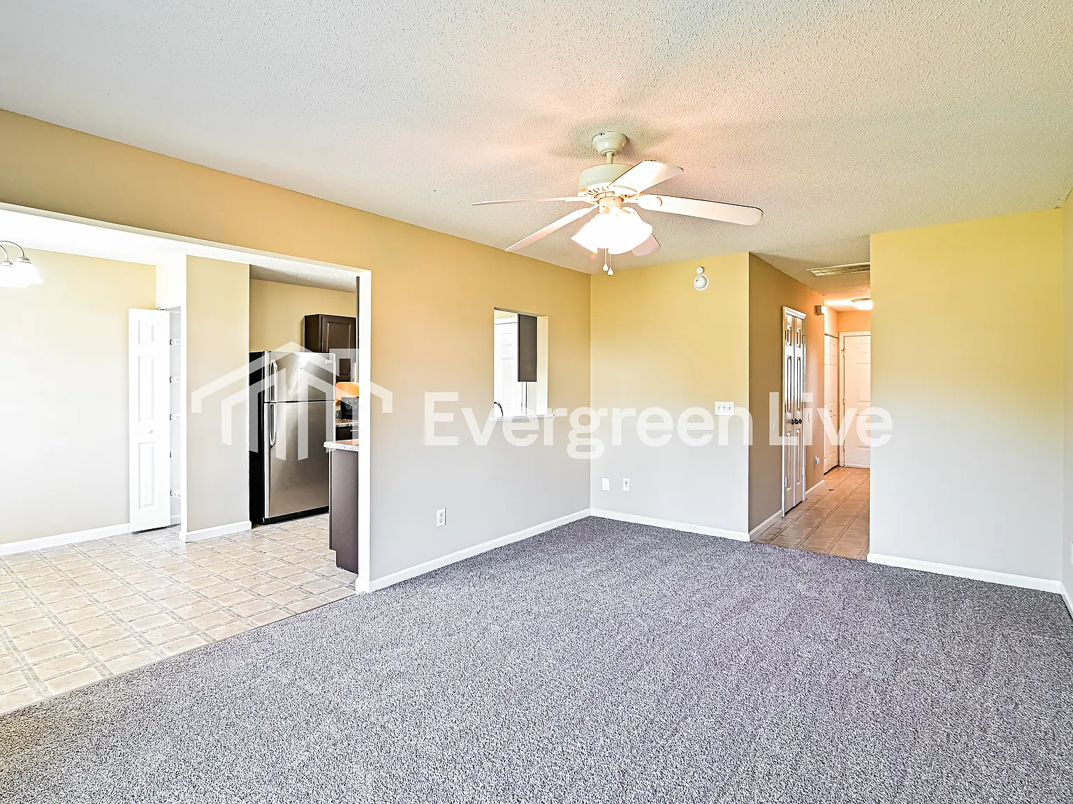 3 bed, 3.0 bath, 1466 sqft, $1,695 — Photo 2