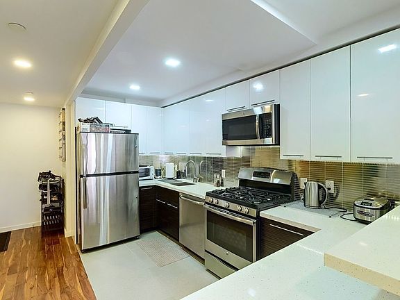 4th image of 77 E 110th St APT 7C