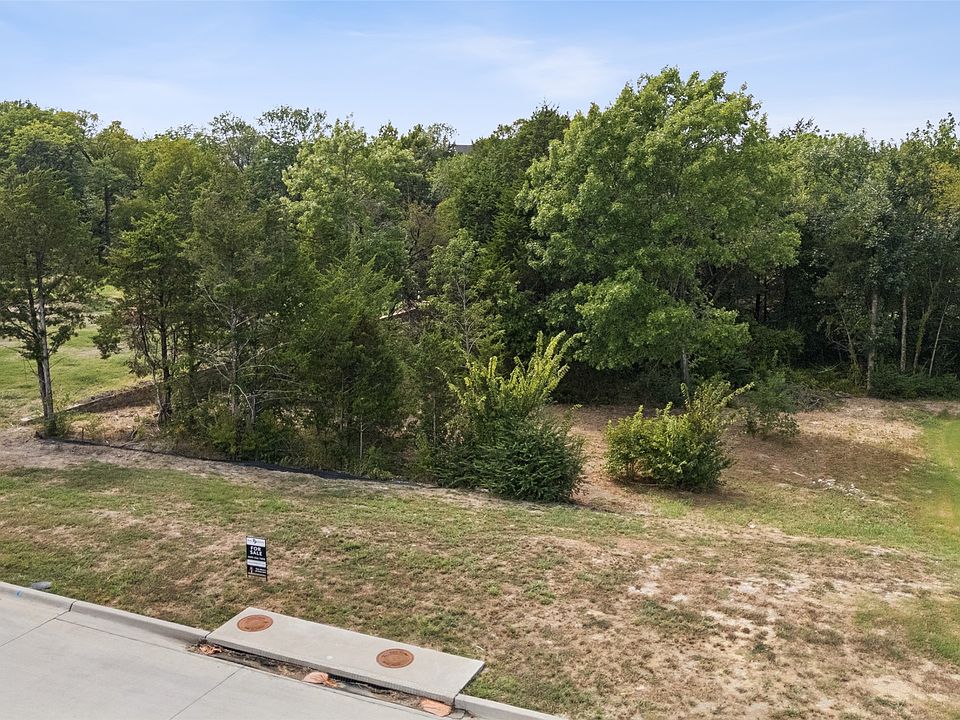 1st image of 341 Broadmoor Dr