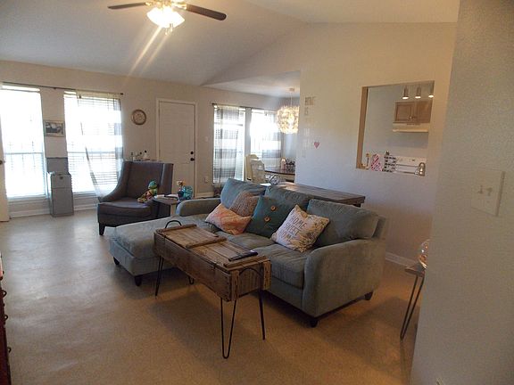 2nd image of 6939 Pinebrook Dr