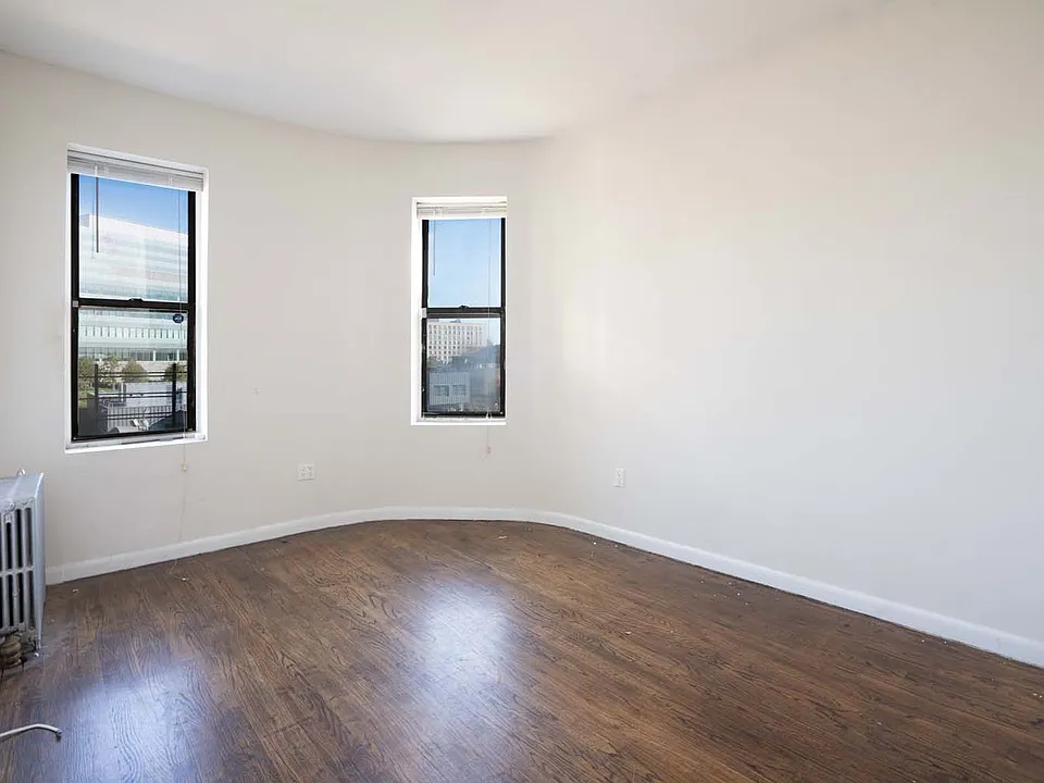 16 Old Broadway #3A