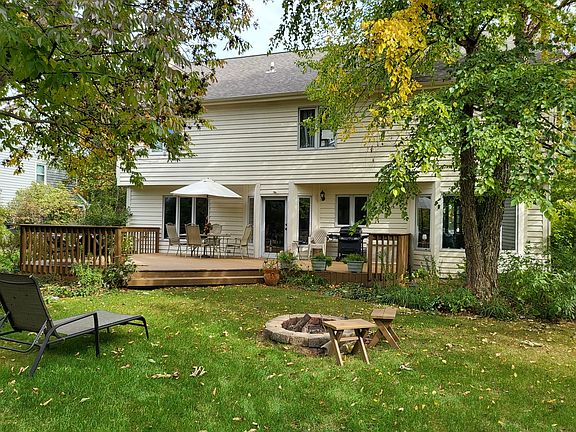 5th image of 950 Rosewood Dr