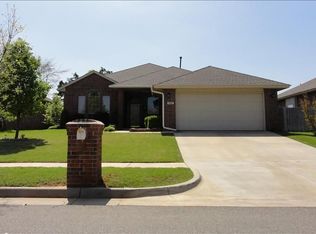 300 Tecumseh Ridge Rd, Norman, OK 73069