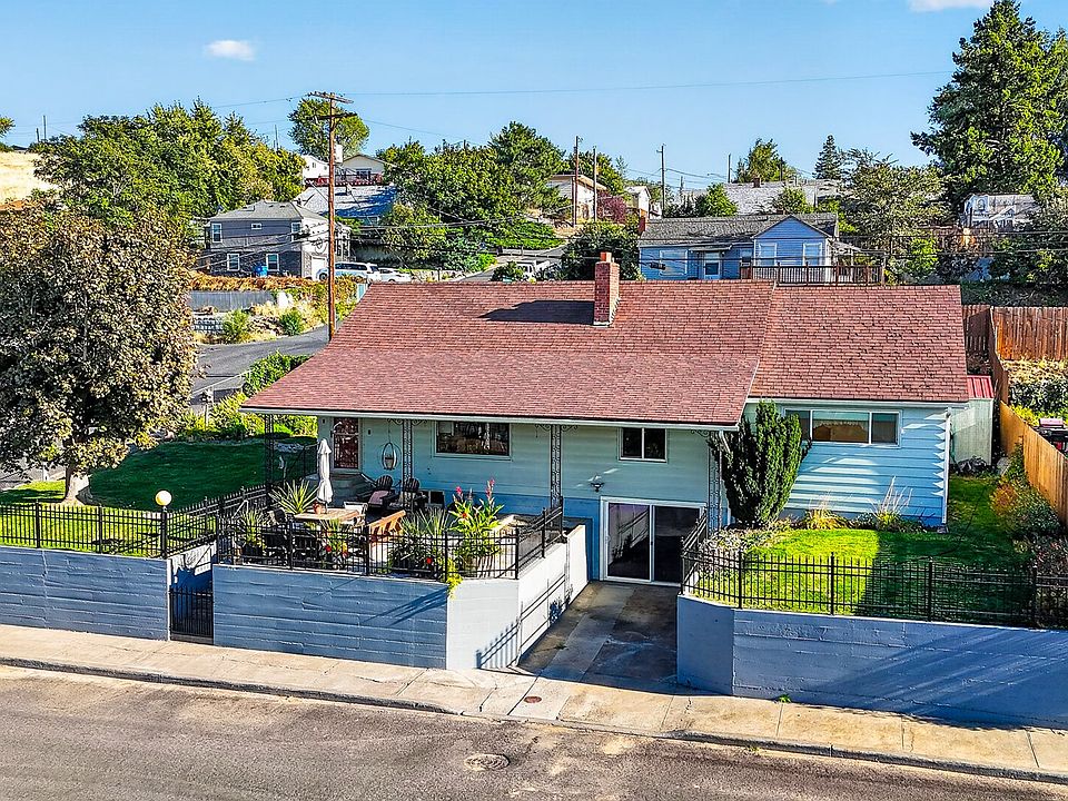1st image of 1302 SW Goodwin Pl