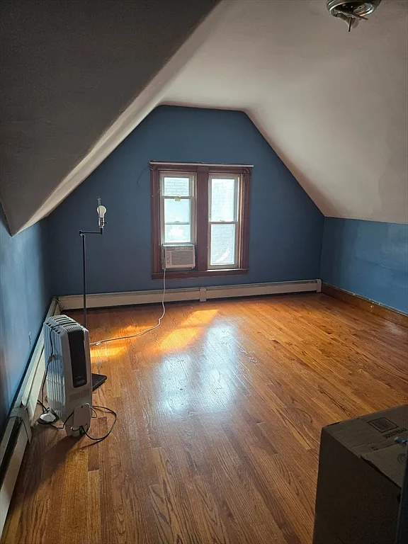 1 bed, 1.0 bath, 3242 sqft, $1,000 — Photo 2