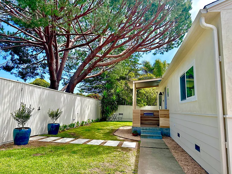 2227 Cliff Dr — Photo 4