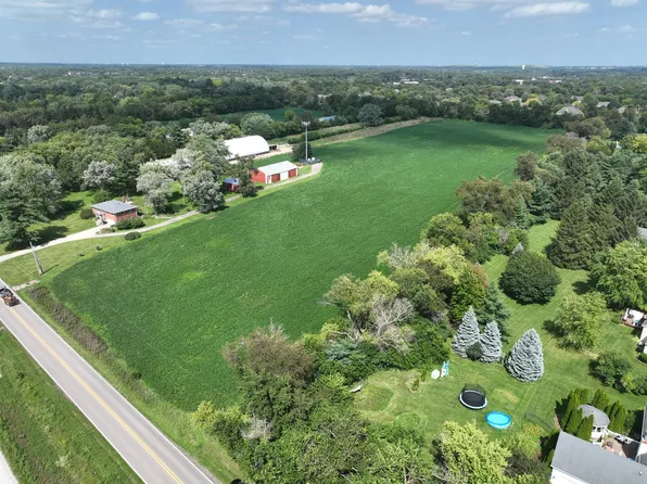 MUNGER Rd, Wayne, IL 60184