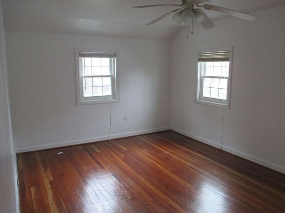 4th image of 1009 N Sycamore St