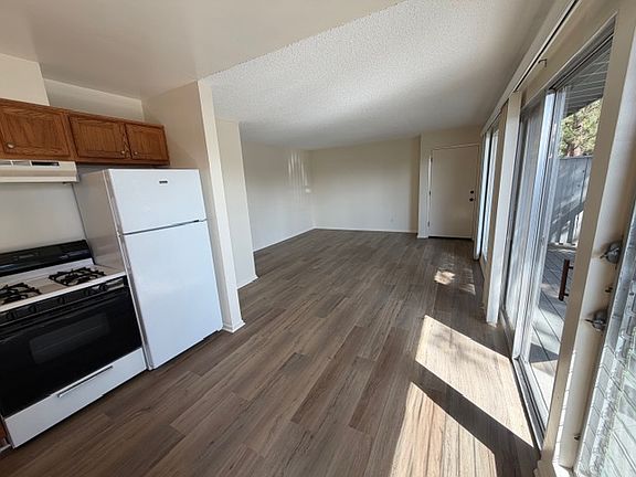 5th image of 1423 Harbor View Dr #9