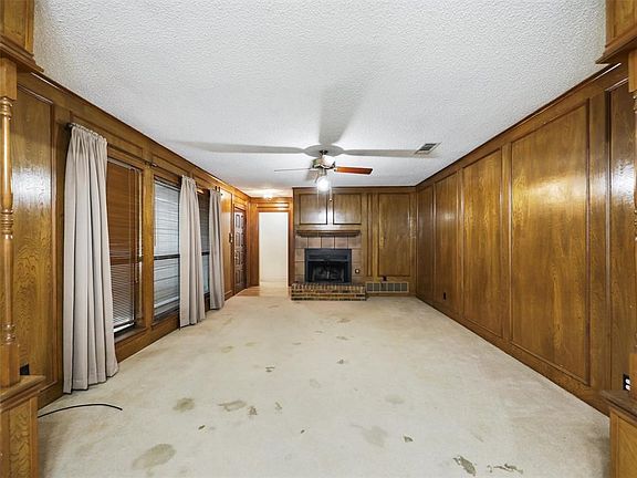 5th image of 1917 Ridgecrest Dr