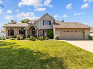 166 Brule Rd, De Pere, WI 54115