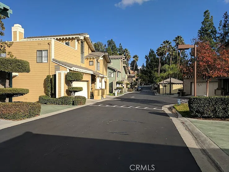 2 bed, 2.5 bath, 1253 sqft, $3,350 — Photo 2