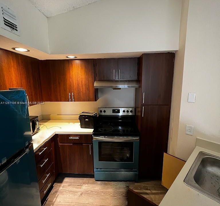 1st image of 3360 Pinewalk Dr N APT 1337