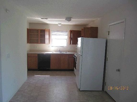 4th image of 7781 Freesia St #219