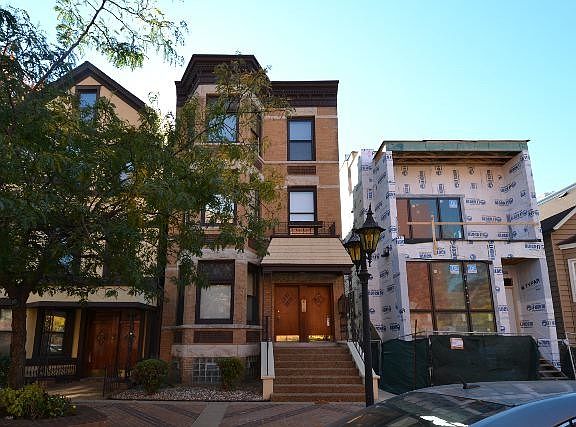 5th image of 1415 W Oakdale Ave #Three