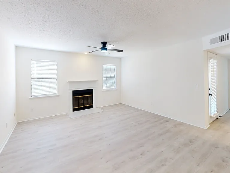 Willow - R - Living Room