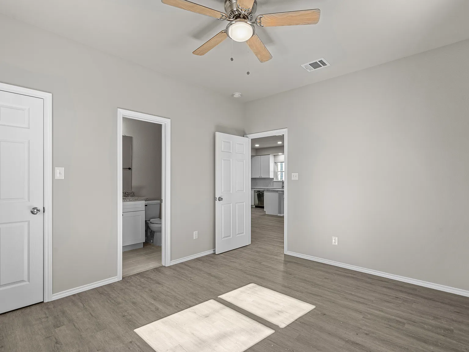4 bed, 1583 sqft, $2,100 — Photo 4