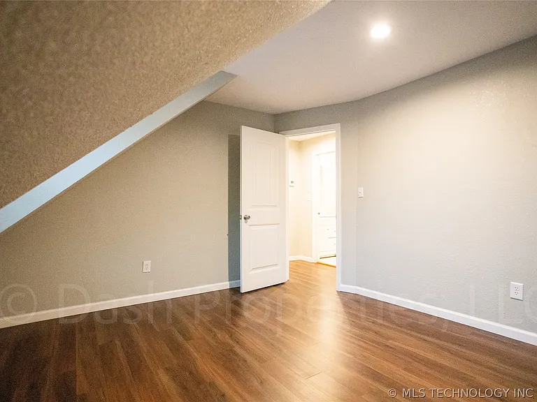 821 S Quaker Ave — Photo 78