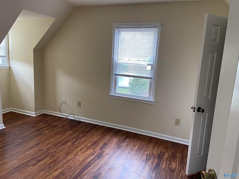 402 Crutcher Cir — Photo 9