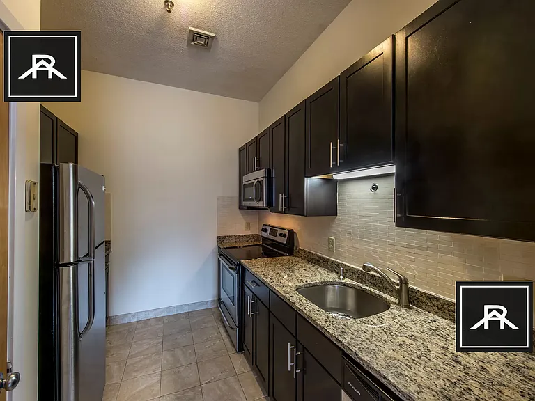 1077 Commonwealth Ave #409 — Photo 16