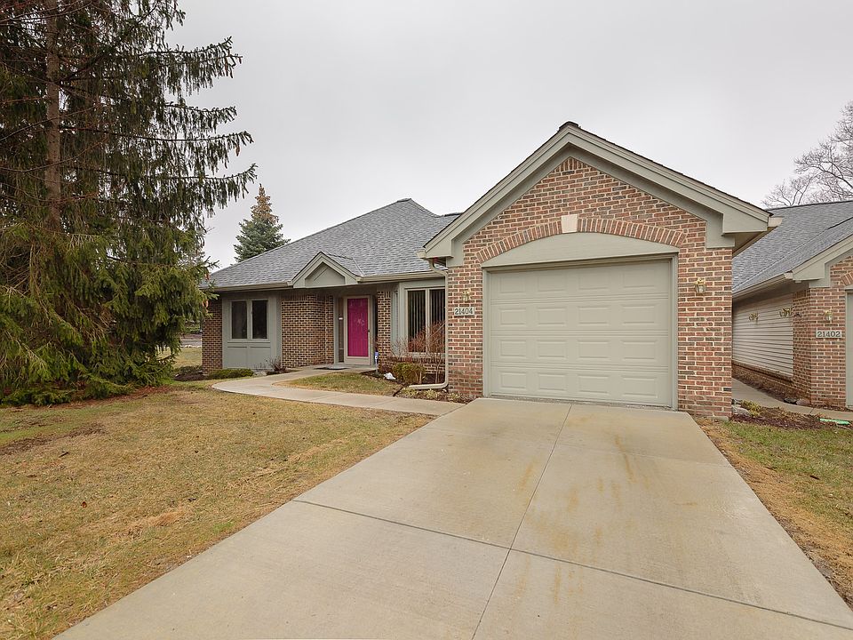 1st image of 21404 Magnolia Ct #1