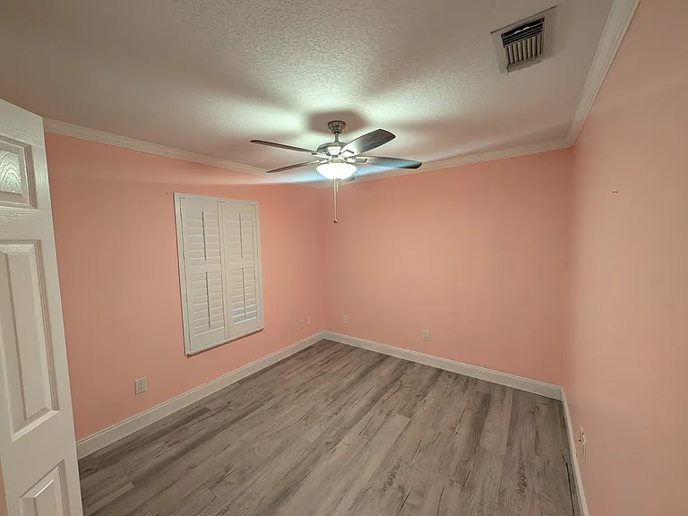 625 Coconut Ave N — Photo 16