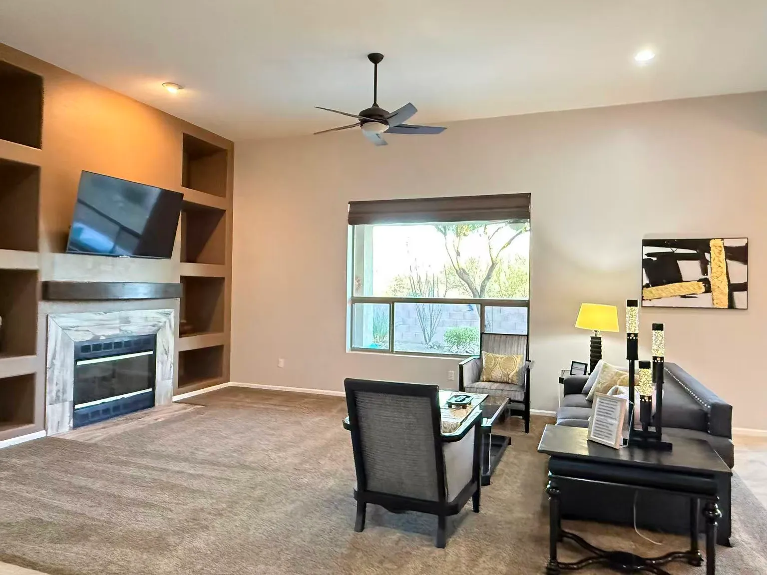3 bed, 2362 sqft, $3,300 — Photo 4