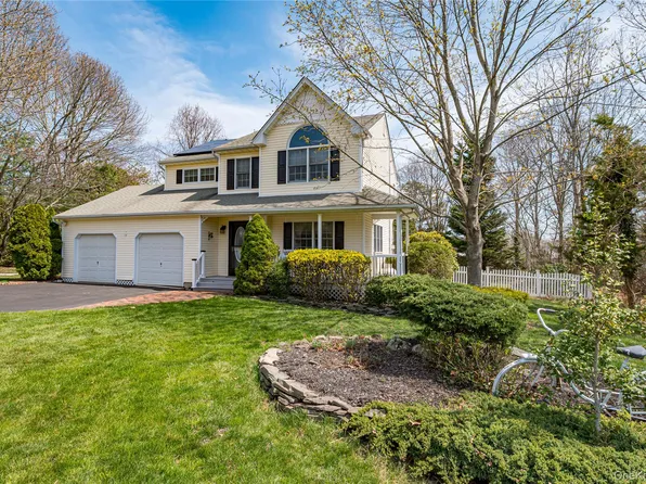209 Fairway Drive, Wading River, NY 11792