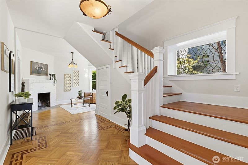 3rd image of 5246 12th Avenue NE