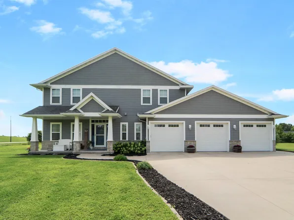 120 Sturgis Ln, Neenah, WI 54956