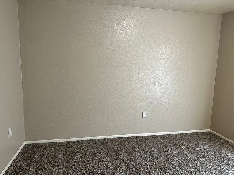 217 E Washington Ave — Photo 8