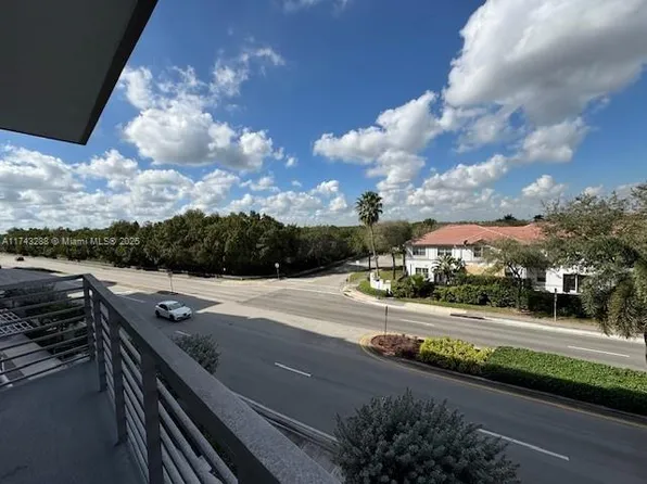 7875 NW 107th Ave APT 310, Doral, FL 33178