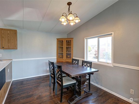 2nd image of 300 Grand Fir Drive