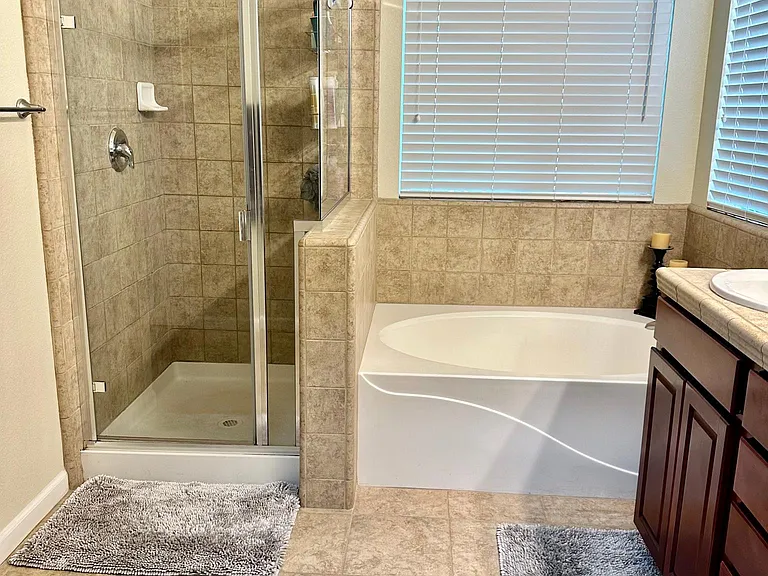 1407 Rossmere Ln — Photo 19