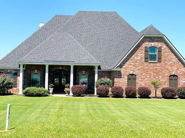 373 Hallmark Dr, Stonewall, LA 71078