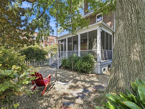5th image of 935 Shirley Ave