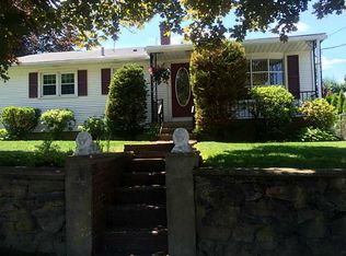 195 Curry Rd, Cranston, RI 02920