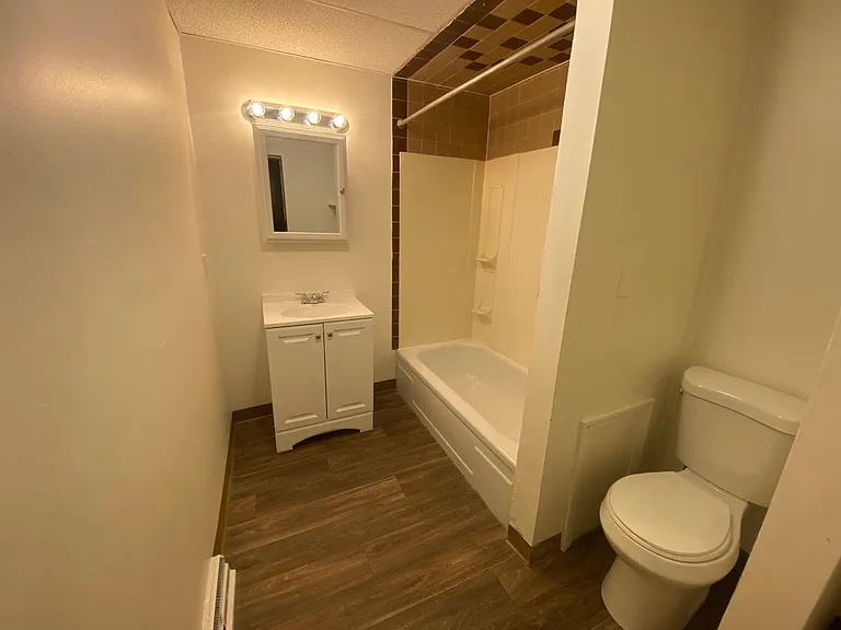 949 5th Ave #1 — Photo 8