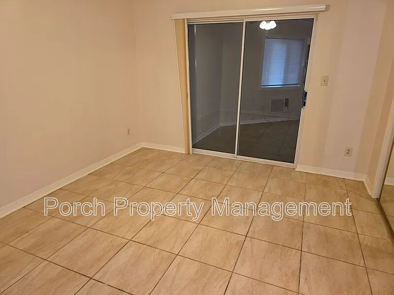 303 Shoreline Dr — Photo 31