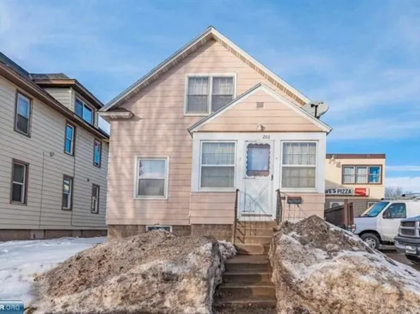 203 3rd St S, Virginia, MN 55792