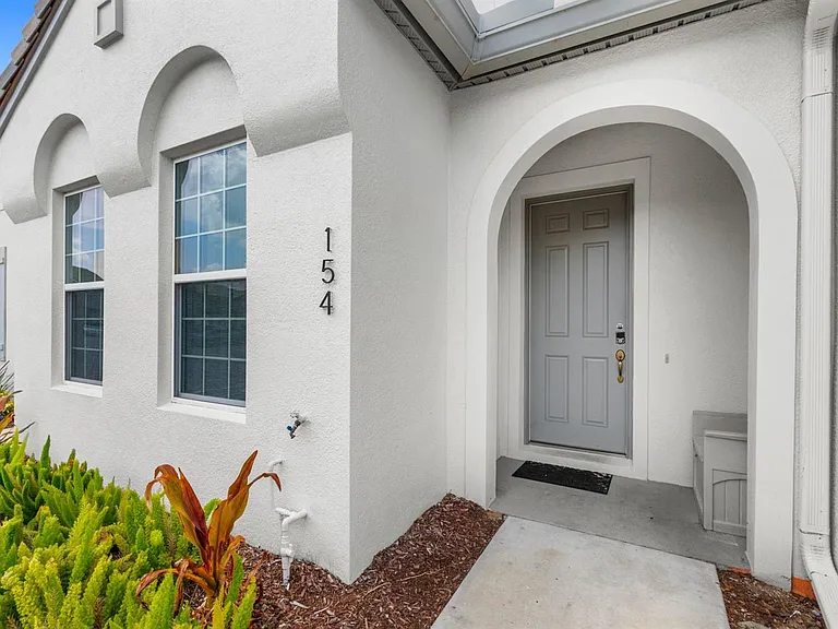 154 Captiva Dr — Photo 3