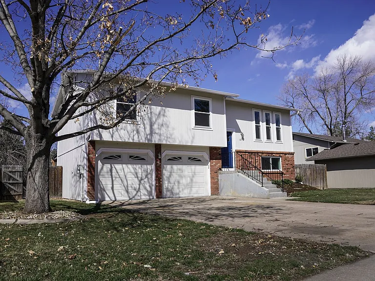 1630 Hastings Dr — Photo 3